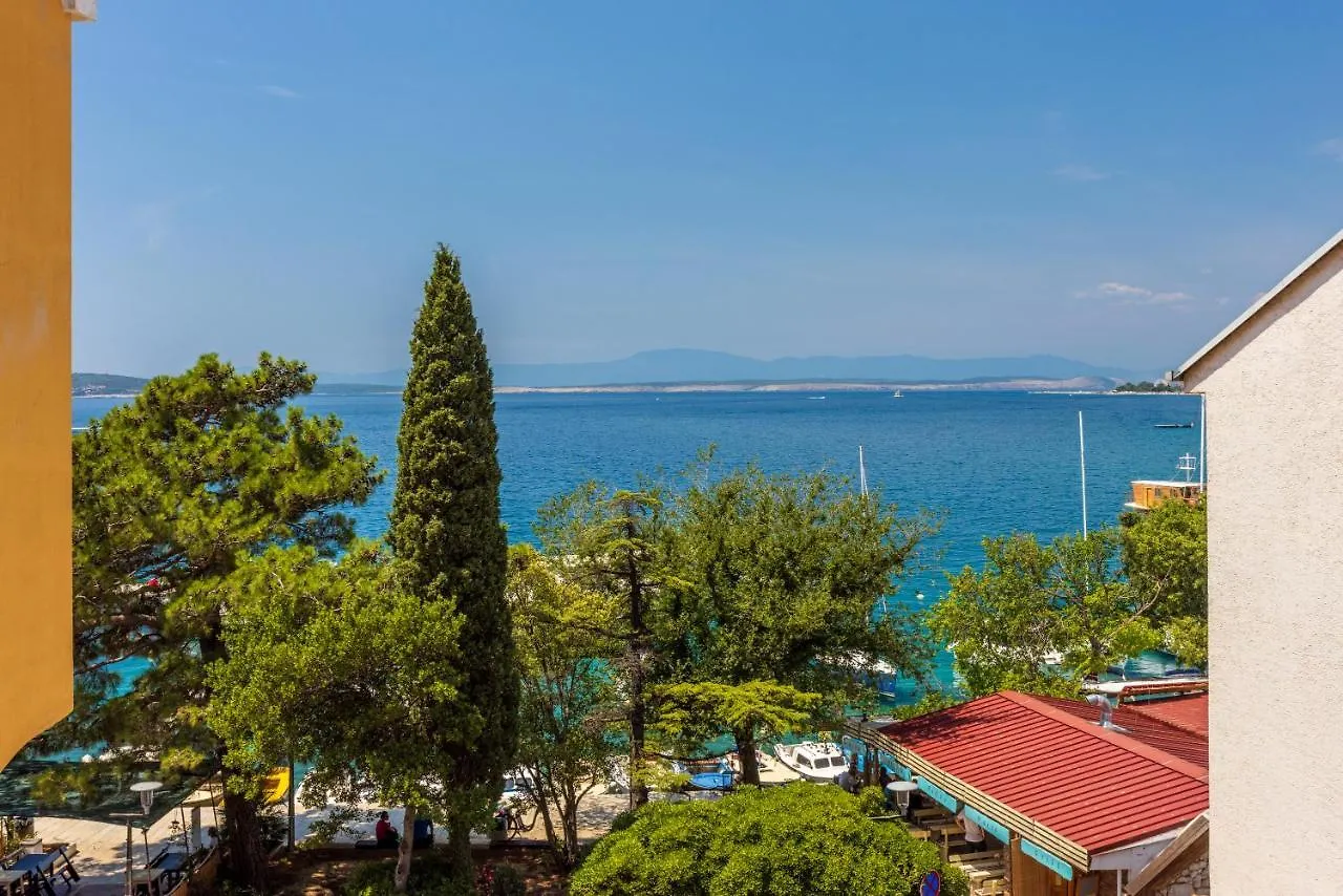 Luxury Apartments Lovorka 3 & 4***/**** Selce